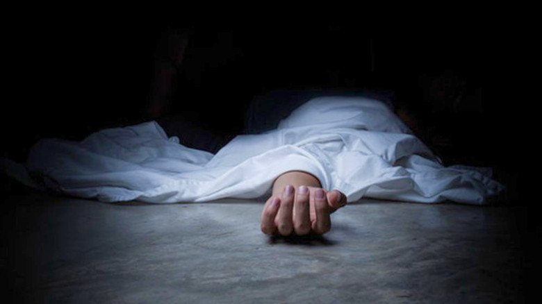 নওগাঁর মহাদেবপুরে ডাম্প ট্রাকের ধাক্কায় ভ্যানে থাকা ৪ যাত্রী নিহত...