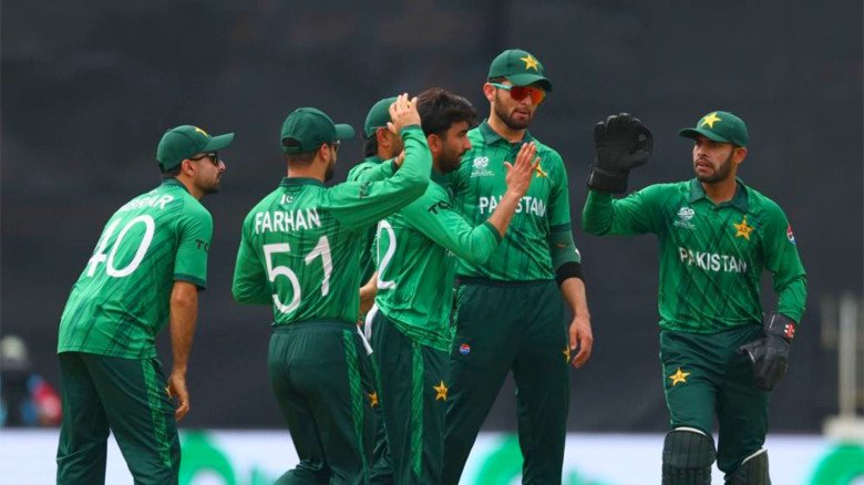 প্রথম ম্যাচে নেদারল্যান্ডসকে হারাতে ১৪৮ রানের লক্ষ্য পেল পাকিস্তান...