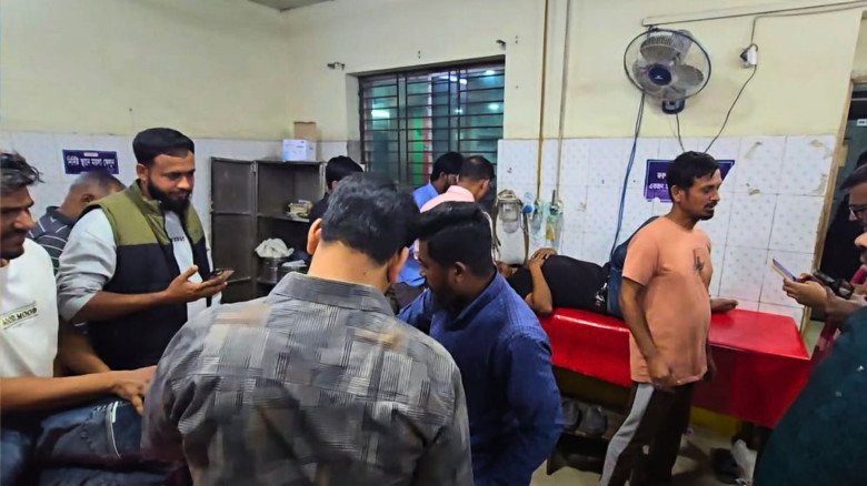 মুন্সিগঞ্জে নির্বাচনী কেন্দ্রের সামনে সংঘর্ষ, আহত ৬...