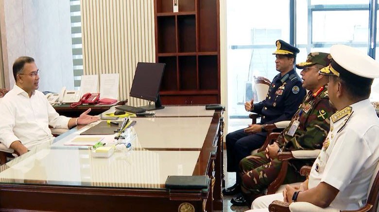 প্রধানমন্ত্রীর সঙ্গে তিন বাহিনী প্রধানের বৈঠক, একাধিক গুরুত্